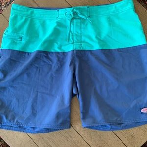 Vineyard Vines board shorts XL